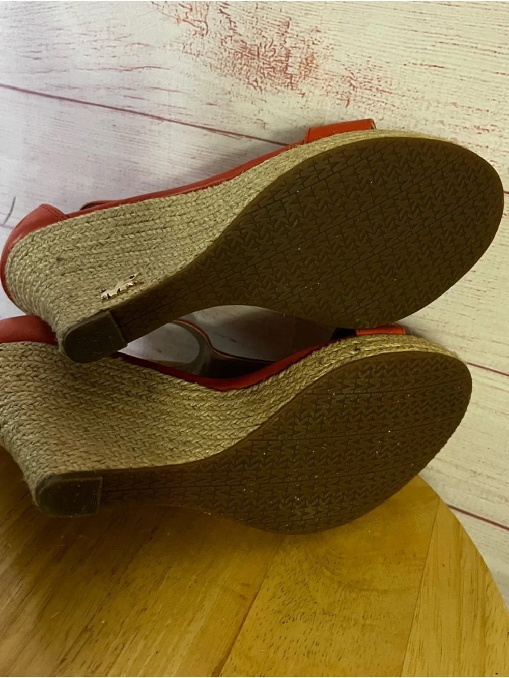 Michael Kors Salmon Color T Strap Open‎ Toe Wedge Sandal Size 8